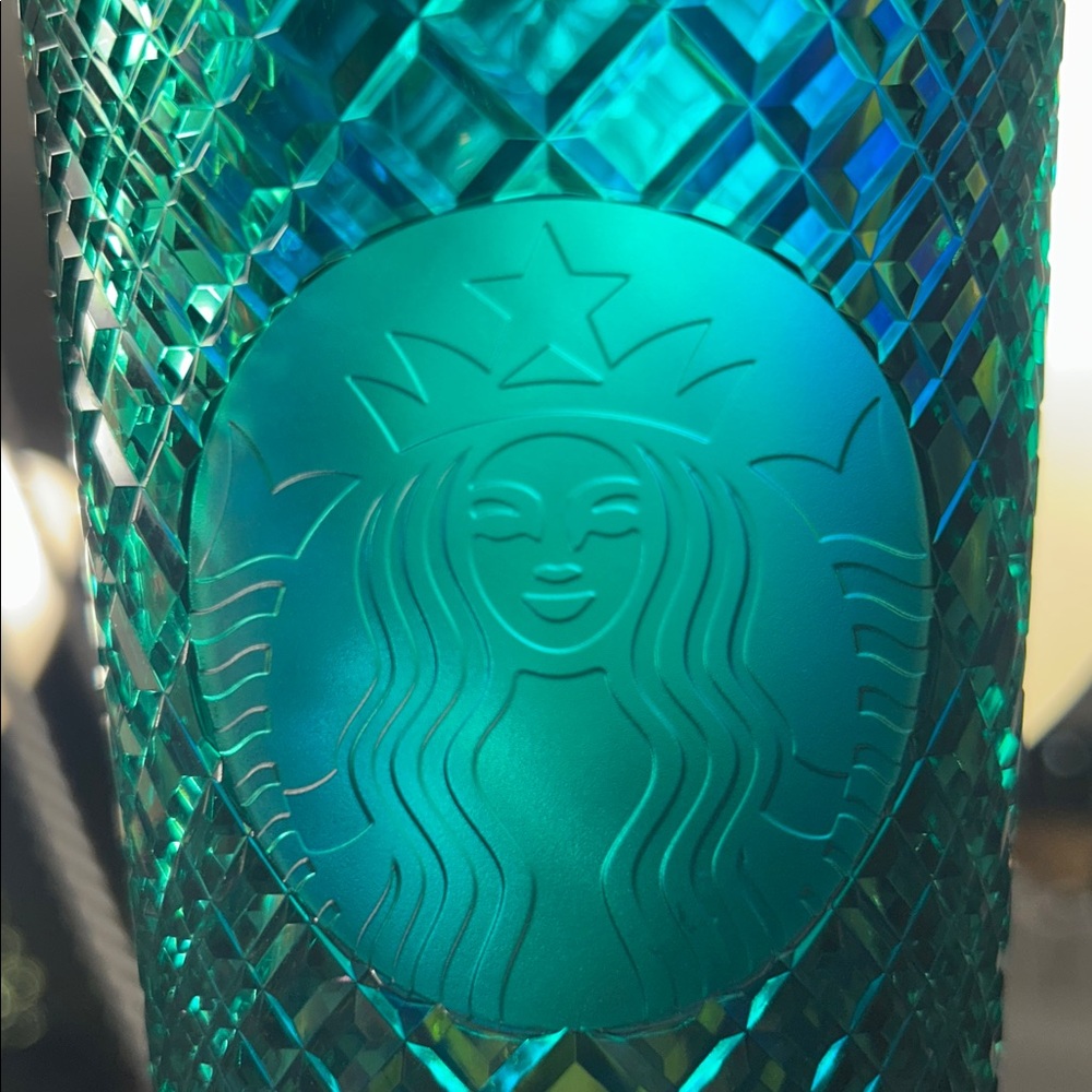 Starbucks 2021 Emerald Green Jewel
Venti Tumbler - 24oz